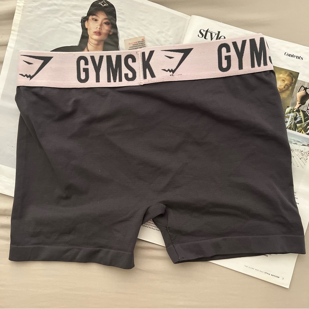Gymshark - shorts - size small